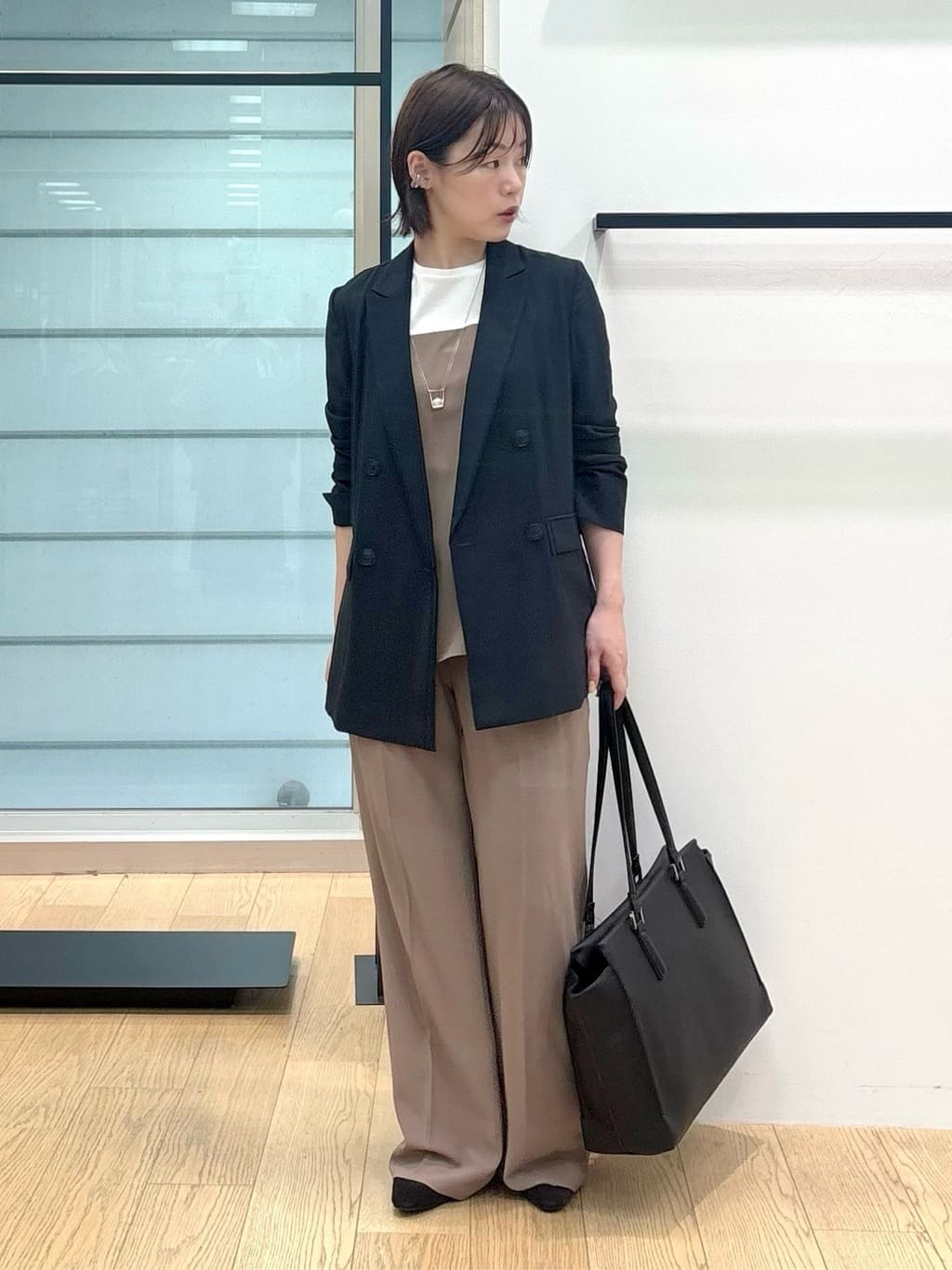 asamiさんの「INDIVI｜【セットアップ可能】ビスチェレイヤード風トップス」を使ったコーディネート