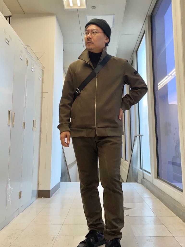 MAKOTO AIさんの「TAKEO KIKUCHI｜【JUST ONE LAYER】ダウンファブリック ジップアップ リブ ブルゾン」を使ったコーディネート