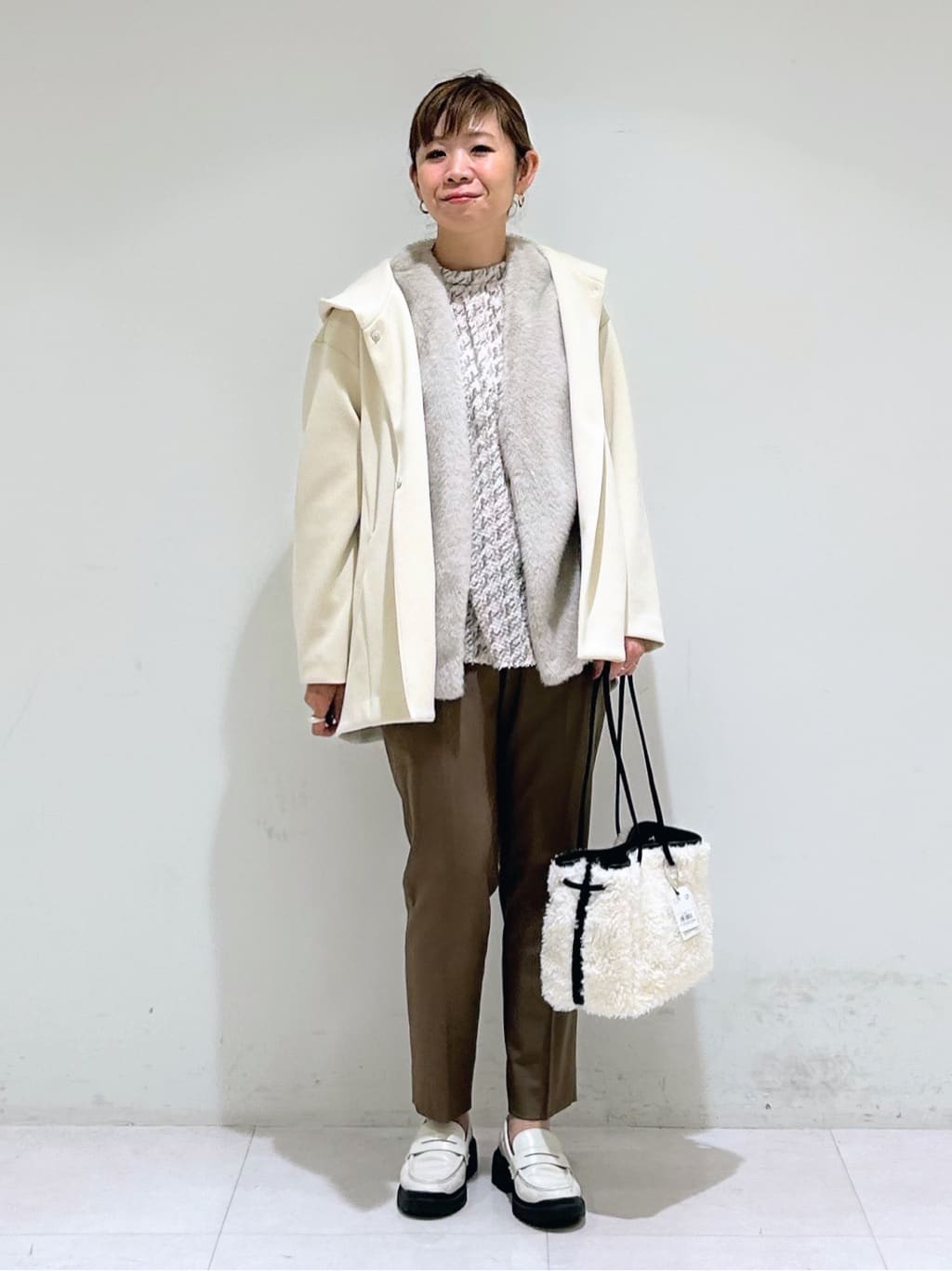 tsuyuさんの「INDIVI｜【軽羽織り】フーディーライトコート」を使ったコーディネート