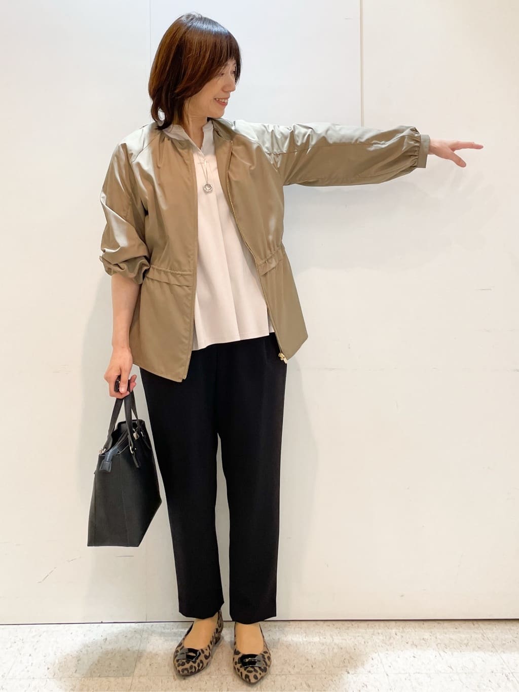 めいさんの「Reflect｜【すっきり見え！長め丈／マシンウォッシュ可】スキッパーネックジャージトップス」を使ったコーディネート