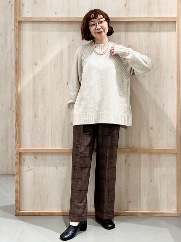 nakoさんの「THE SHOP TK｜ふんわり柔らかきれい色 ウール混ハイネックニット」を使ったコーディネート
