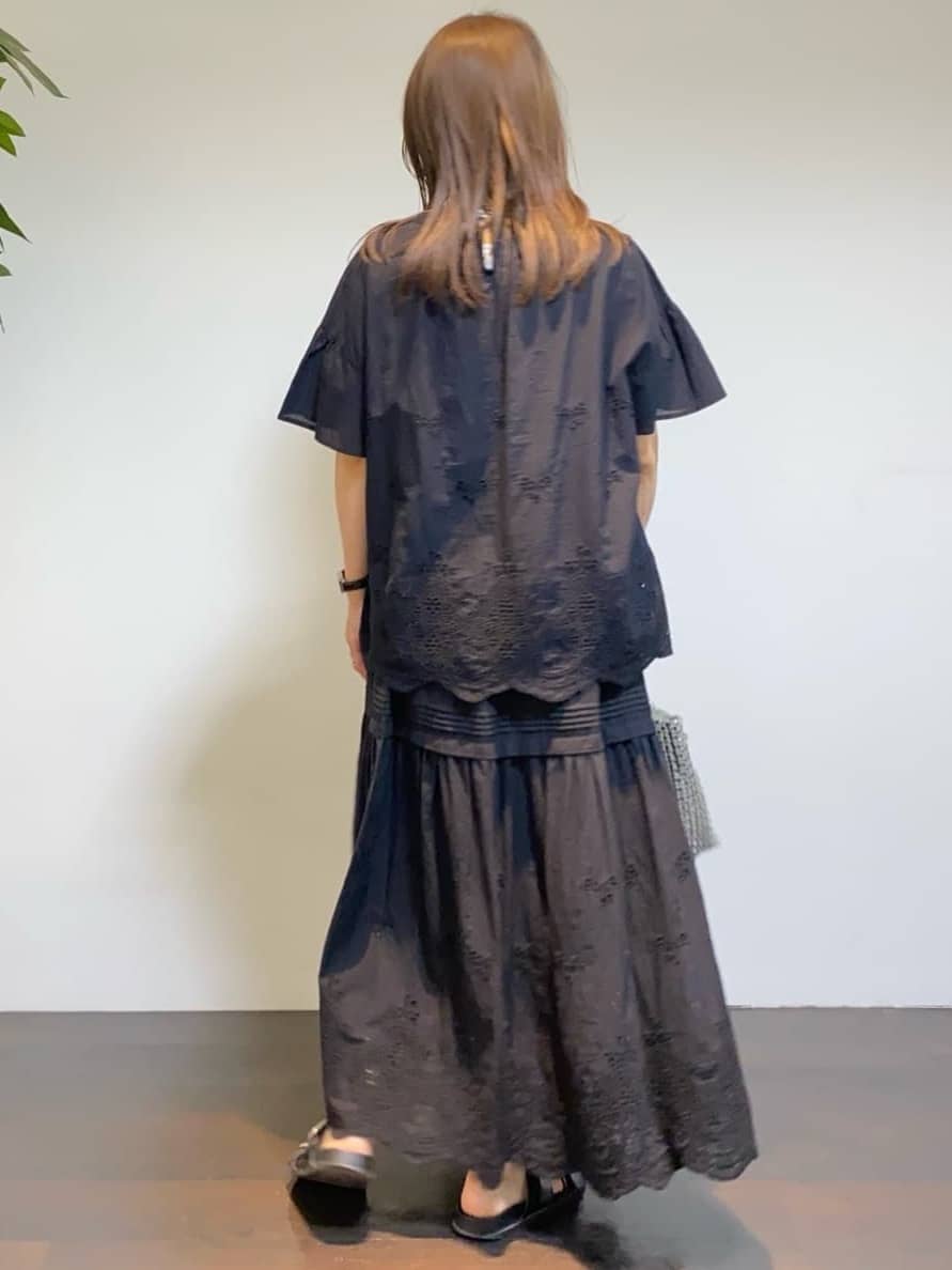 tomoさんの「UNTITLED｜シャイニービーズネックレス」を使ったコーディネート