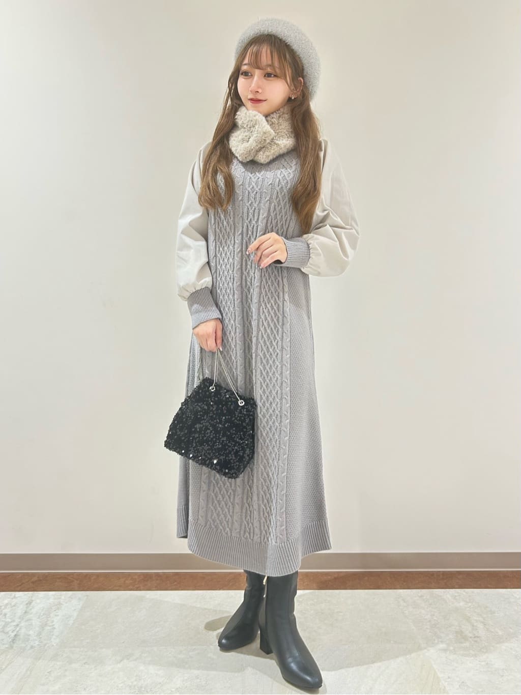 ゆめさんの「grove｜一枚で華やぐ、袖布帛ケーブルニットワンピース」を使ったコーディネート