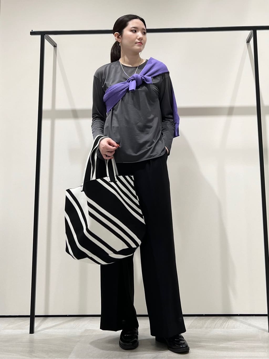 T.Kさんの「INDIVI｜ストレッチシアーロングTシャツ」を使ったコーディネート