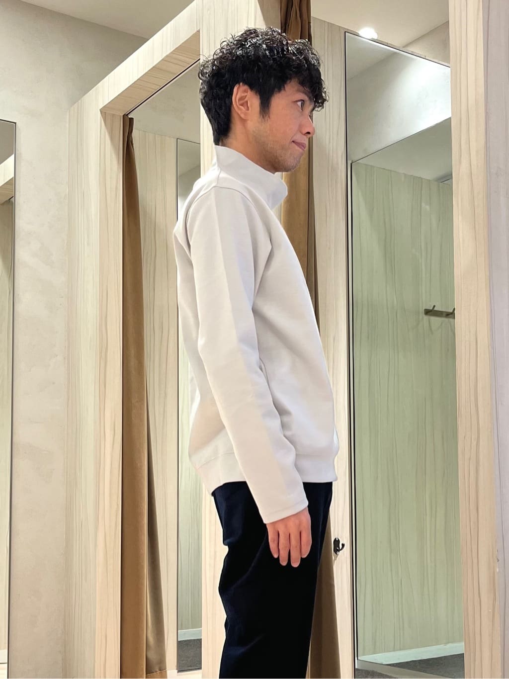 URAさんの「TAKEO KIKUCHI｜【Sサイズ～】ウォーム ミラノリブ オフネック プルオーバー」を使ったコーディネート