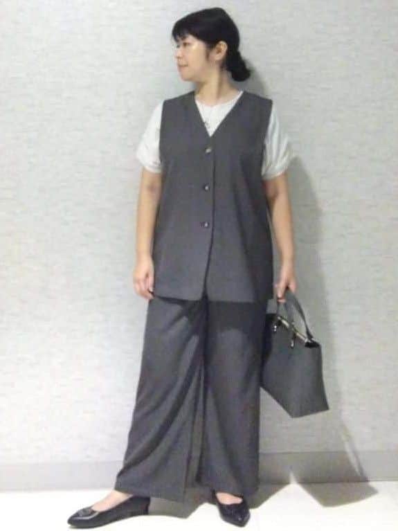 sakoさんの「Reflect｜【ウエスト総ゴム／セットアップ／単品使いOK◎】ベスト＋ストレートパンツセット」を使ったコーディネート