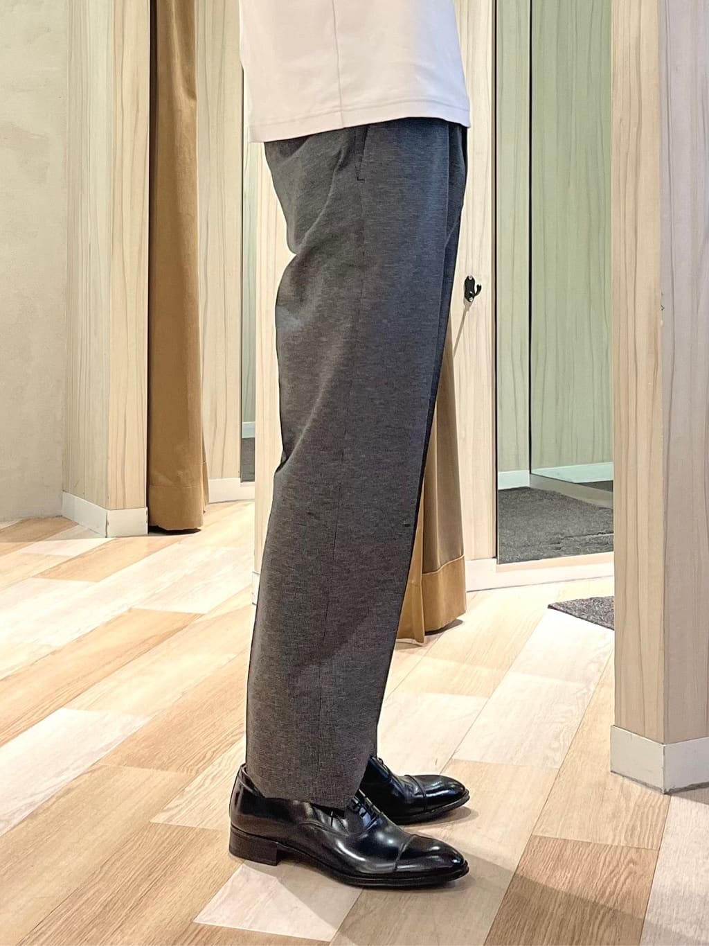URAさんの「TAKEO KIKUCHI｜カシミヤブレンド ビーバー調ピンヘッドスタンドカラーコート」を使ったコーディネート