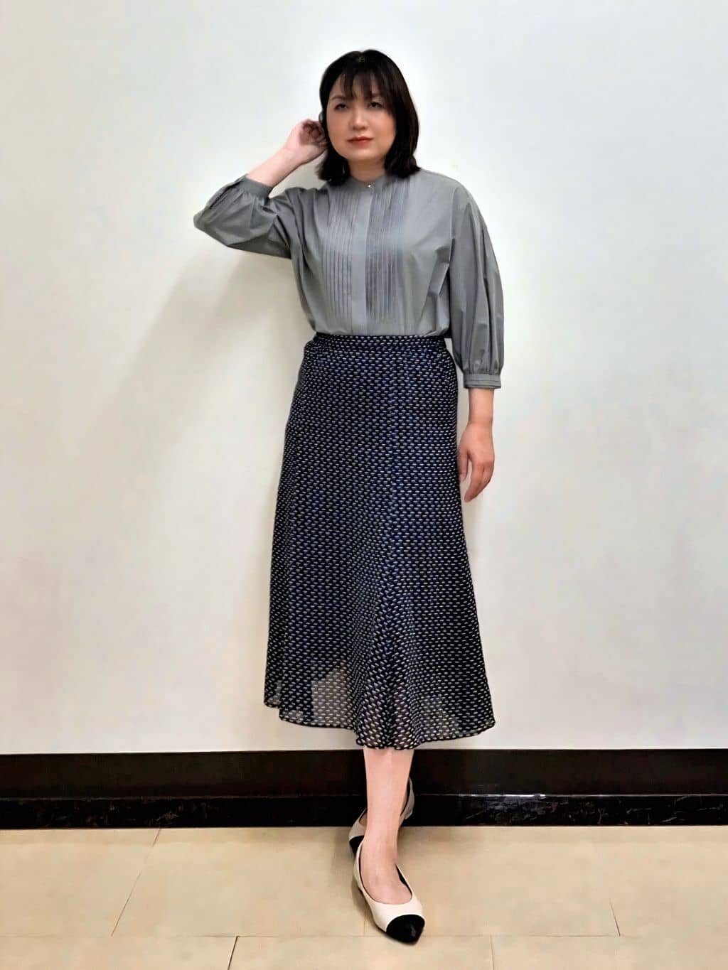 S.xuliさんの「Reflect｜【程よいゆとり感／体型カバー】ピンタックデザインシャンブレーブラウス」を使ったコーディネート