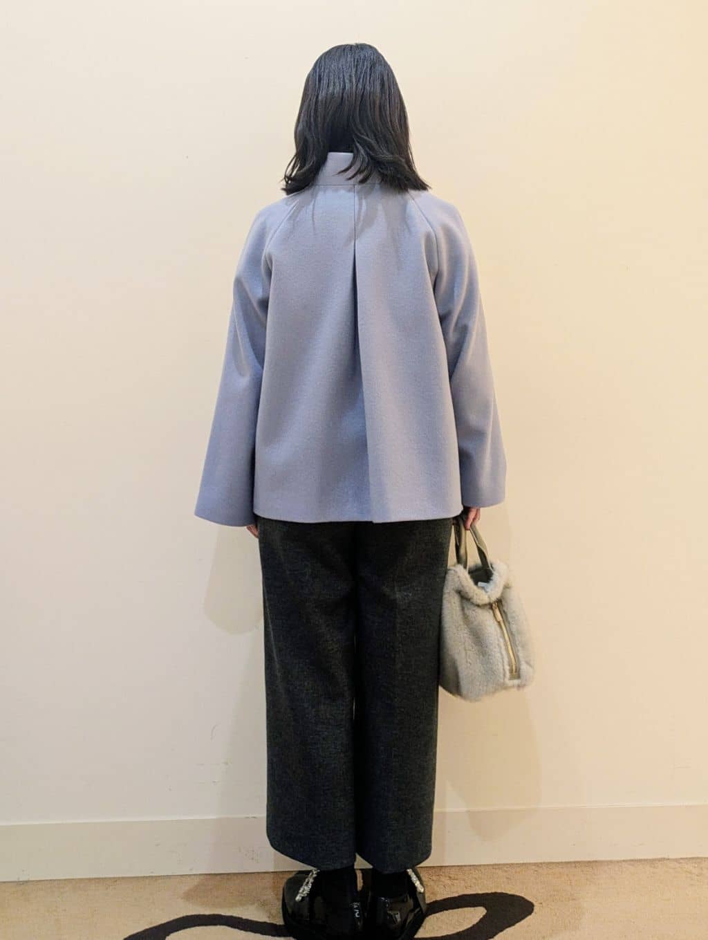 laverさんの「UNTITLED｜【8色展開／コンパクト丈】レーヨン混 コクーンニット」を使ったコーディネート