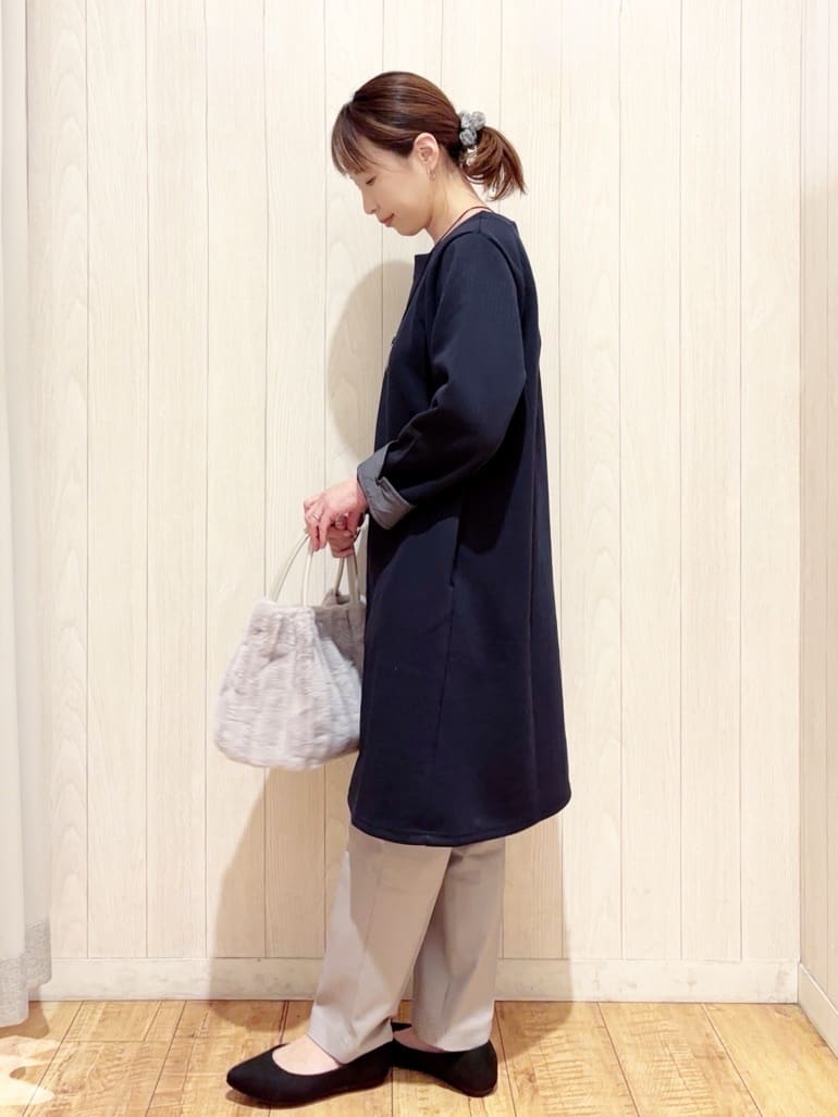 あいこさんの「SHOO･LA･RUE｜【洗濯機可/S-3L/美脚シルエット】通勤・セレモニーにも　きちんと見えする ソフトスティックパンツ」を使ったコーディネート