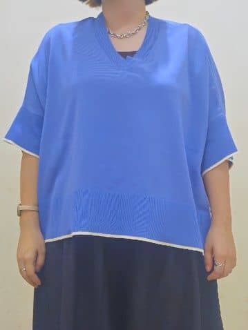 okayuさんの「THE SHOP TK｜Vネックドルマンニット【毛玉になりにくい/洗濯機OK】」を使ったコーディネート