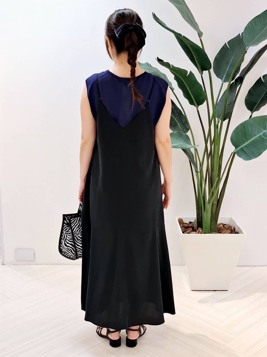 YuKaRiさんの「UNTITLED｜【アンサンブル可/洗える】シアーノースリーブ プルオーバー」を使ったコーディネート