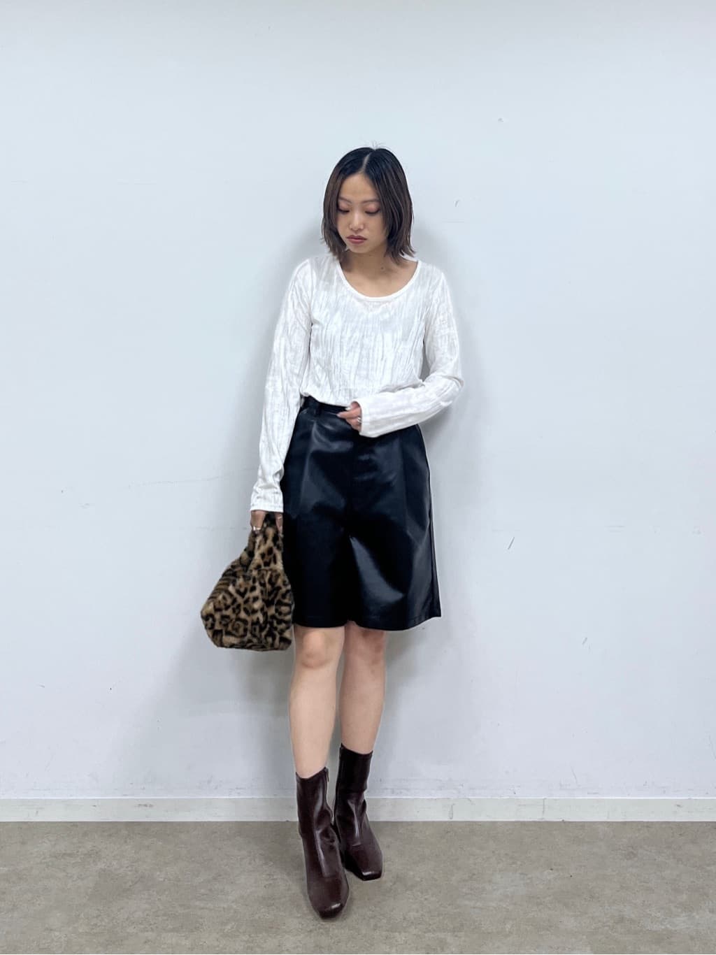 Harukaさんの「INDIVI｜フェイクファーマイクロバッグ」を使ったコーディネート