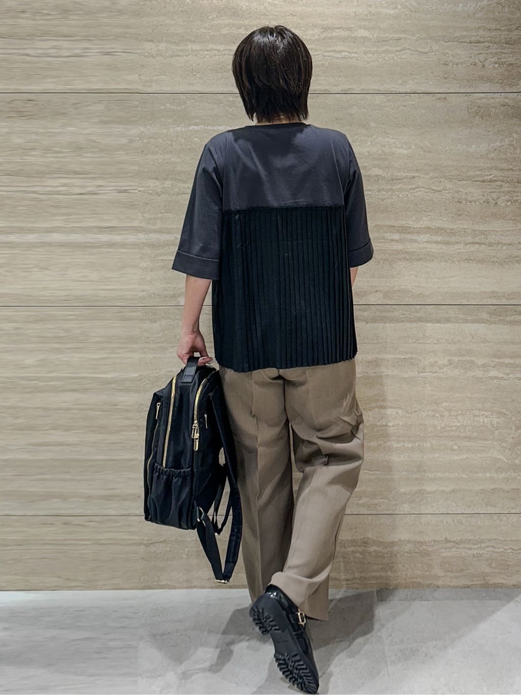 NAMIさんの「OPAQUE.CLIP｜プリーツドッキングカットソー【洗濯機OK】」を使ったコーディネート