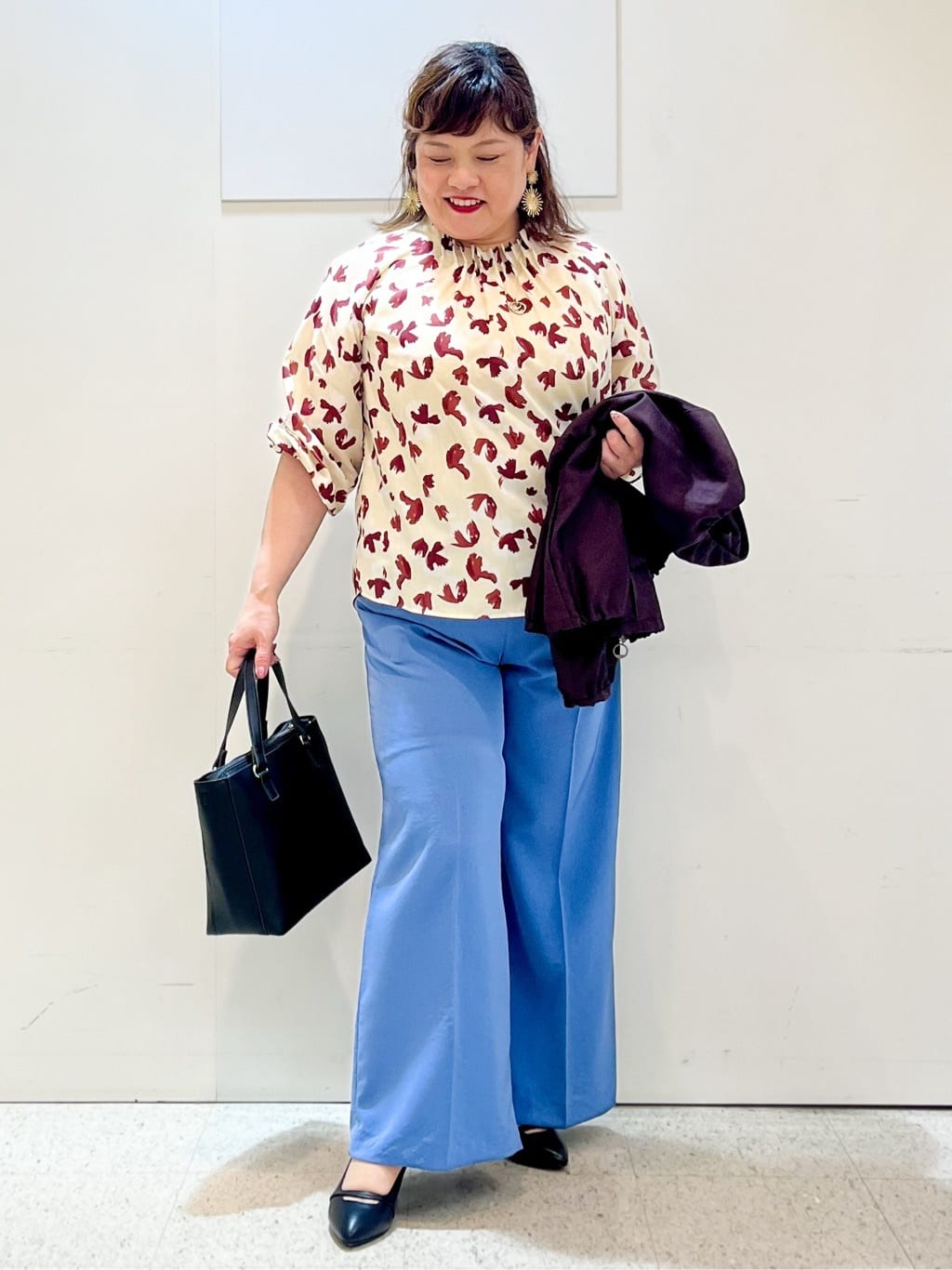 kimmyさんの「Reflect｜【ジャケットのインナーにおすすめ◎】花柄タックデザインブブラウス」を使ったコーディネート