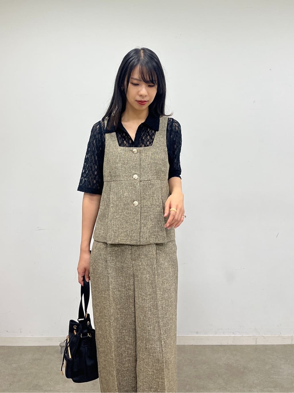 cotaniさんの「SHOO･LA･RUE｜【S-LL/5分袖】大人の抜け感 襟付きレーストップス」を使ったコーディネート