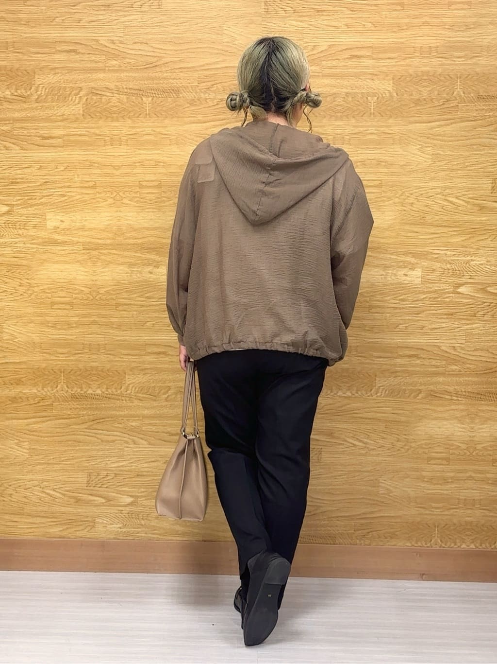 ぁむさんの「SHOO･LA･RUE｜【S-LL】柔らかシアーでこなれるフーディブルゾン」を使ったコーディネート