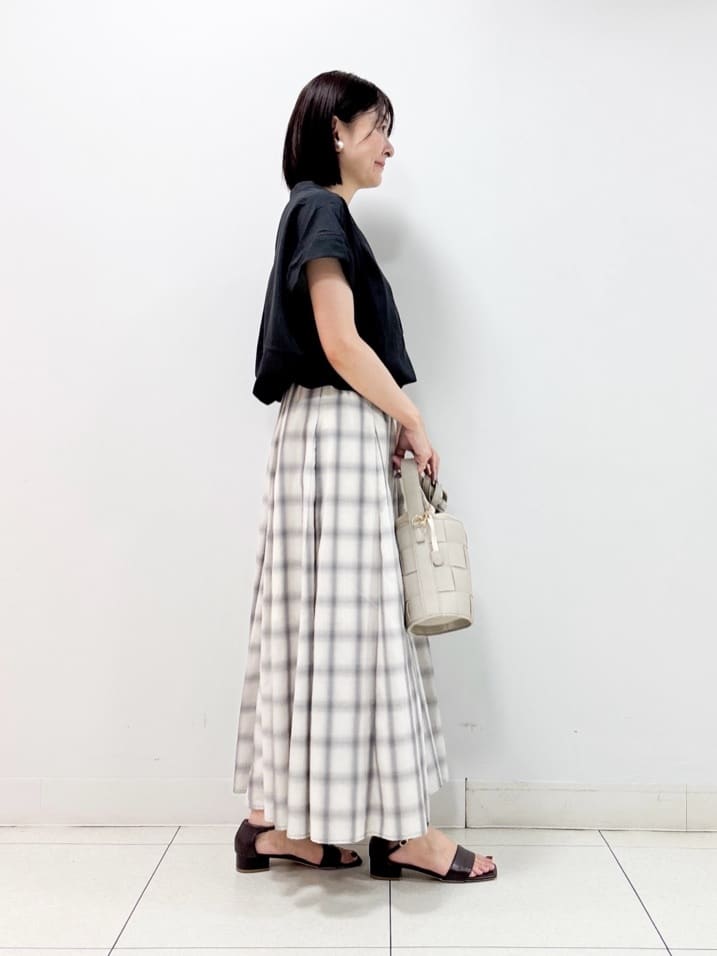 nakajoさんの「Dessin｜【2点セット/ウエストゴム/洗える】スキッパ―シャツ＆ストレートパンツセット」を使ったコーディネート