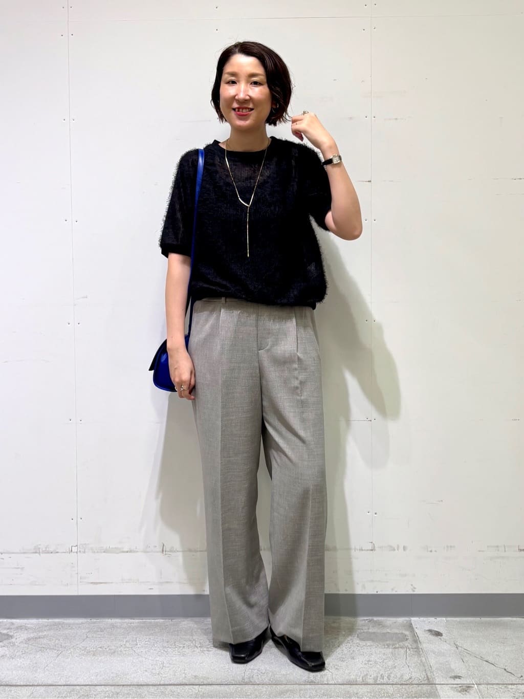 yuriさんの「INDIVI｜【洗える／セットアップ可能】凹凸ストレッチ素材ストレートパンツ」を使ったコーディネート
