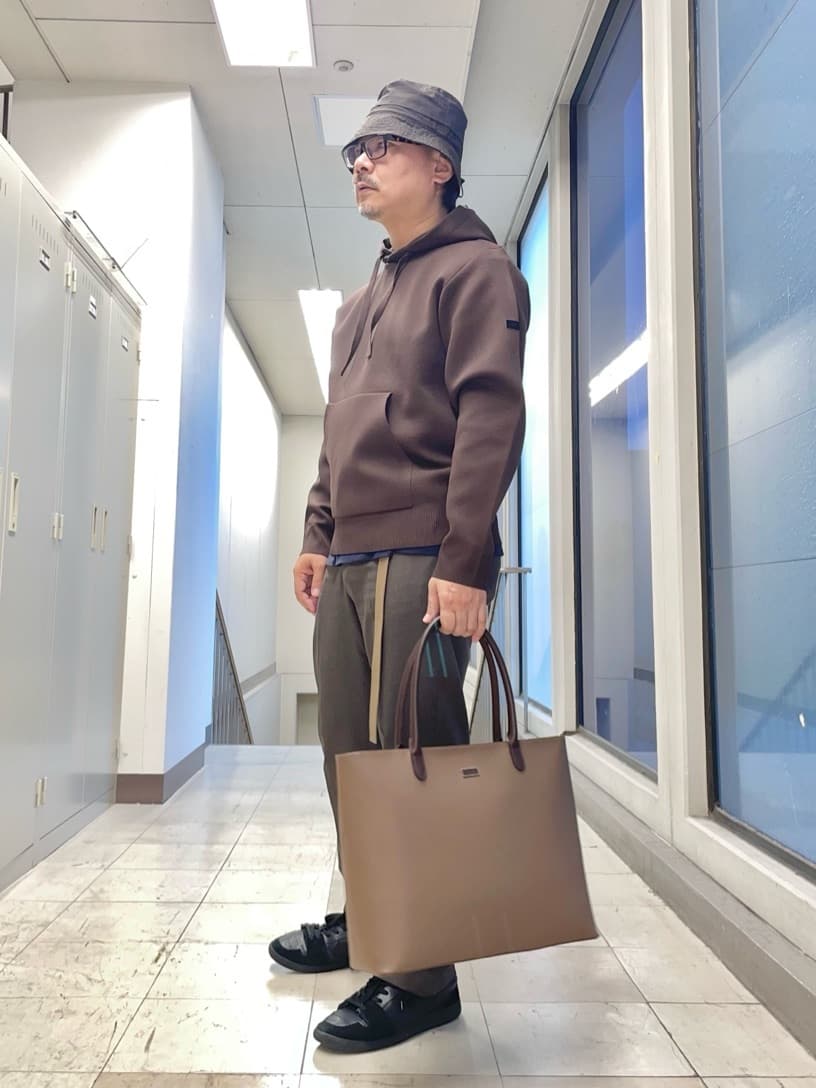 MAKOTO AIさんの「TAKEO KIKUCHI｜スポンディッシュ プルオーバー ニットパーカ」を使ったコーディネート