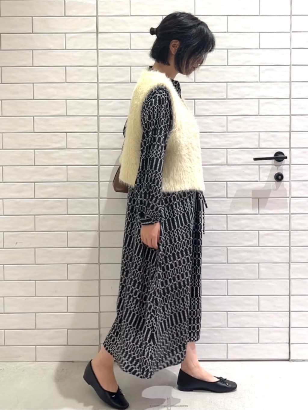 しおりさんの「OPAQUE.CLIP｜【3WAY】スムース合皮ワイドボディバッグ」を使ったコーディネート