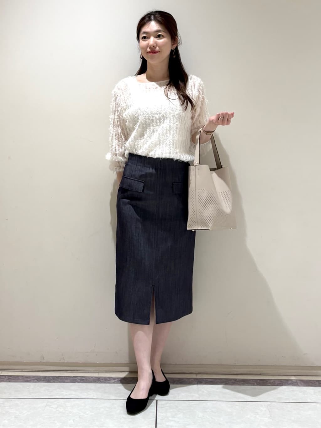 sakiさんの「COUP DE CHANCE｜【手洗い可／日本製】フェザーチュールのブラウス」を使ったコーディネート