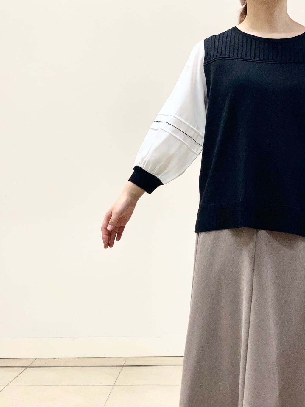 tomominさんの「Reflect｜【WEB先行カラーあり／手洗い可】ジョーゼットスリーブ&times;ニット」を使ったコーディネート