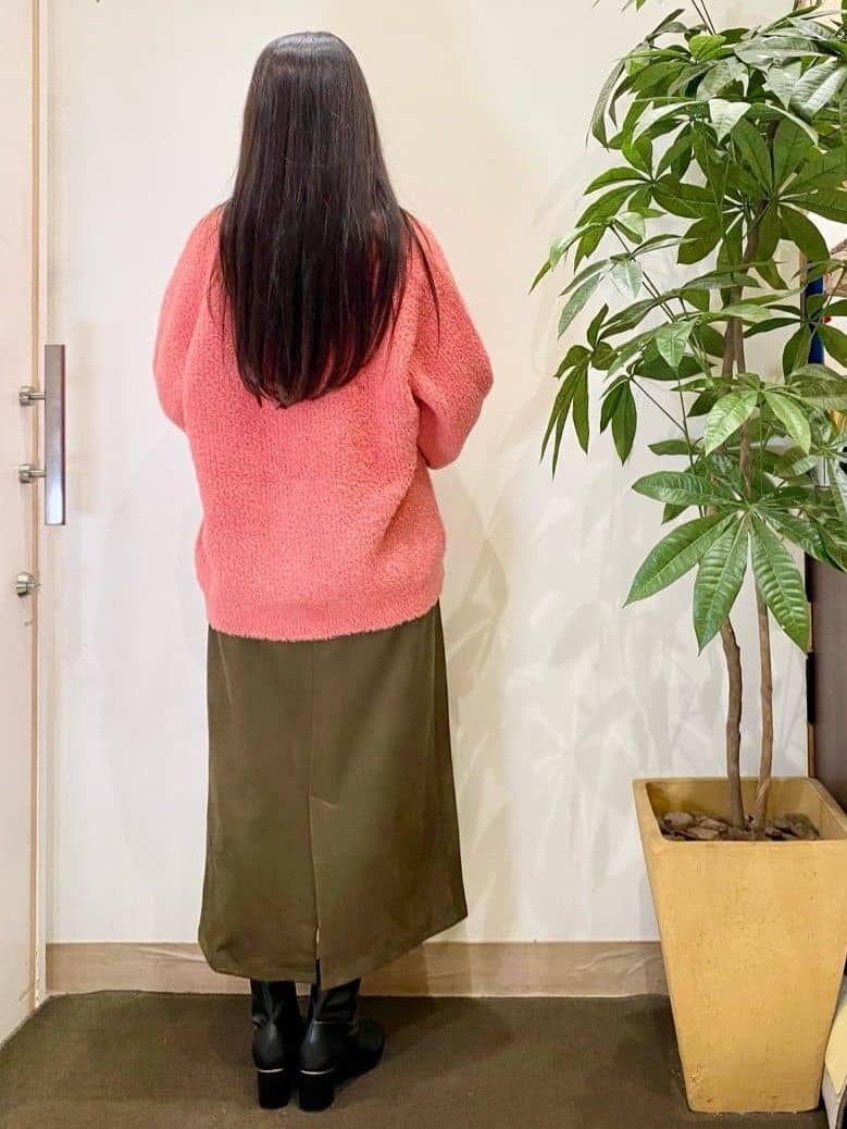 AYUMIさんの「SHOO･LA･RUE｜【S-LL】思わず触れたくなる ふわふわ Vネックニットカーディガン」を使ったコーディネート