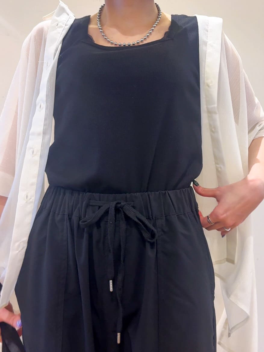 𝐜𝐡𝐢𝐤𝐚さんの「SHOO･LA･RUE｜大人のシアー感 ラメが華やかな楊柳ポンチョシャツ」を使ったコーディネート
