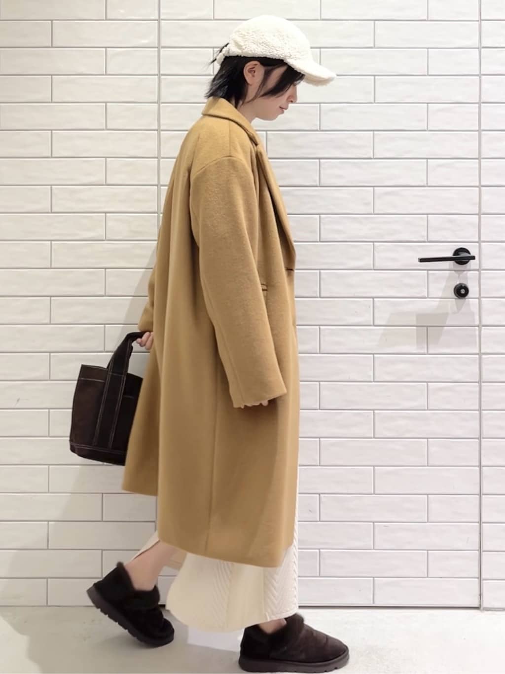 しおりさんの「OPAQUE.CLIP｜カシミヤブレンドウールチェスターコート」を使ったコーディネート