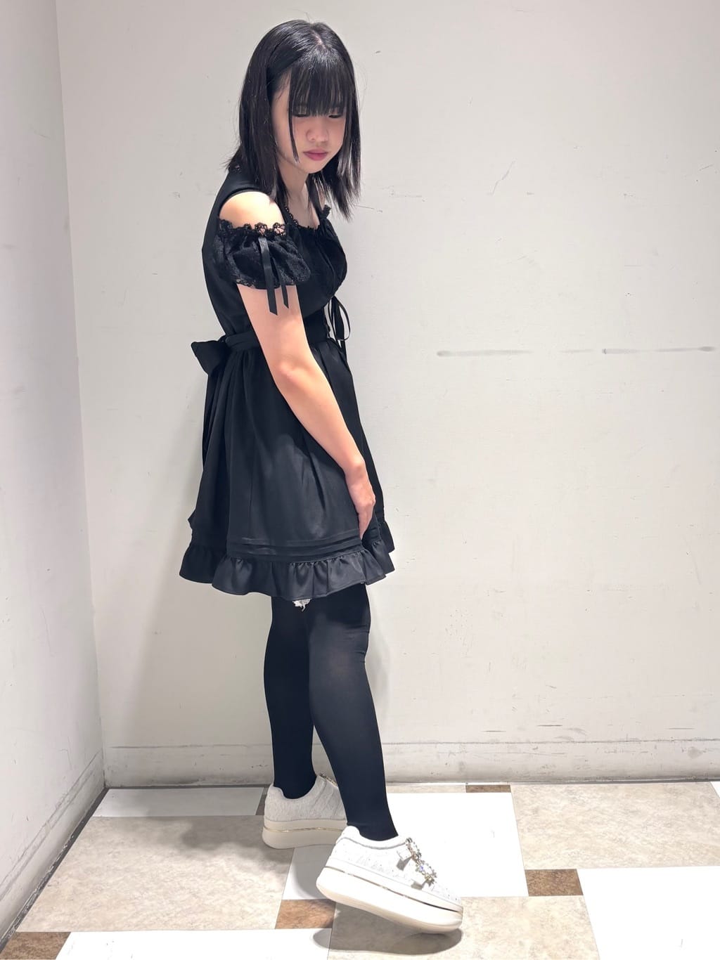 夜桜さんの「ESPERANZA｜ビジューバックルWストラップレーススニーカー」を使ったコーディネート