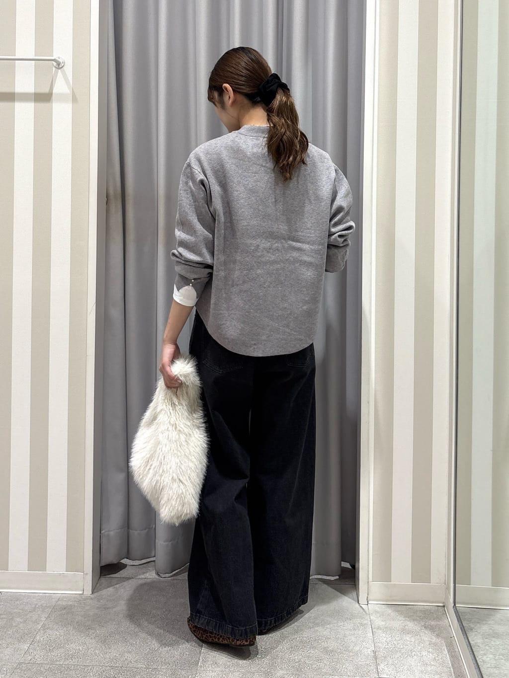 Rikaさんの「SHOO･LA･RUE｜【洗濯機可/S-LL】周りと差がつく チェーンステッチロゴロンT」を使ったコーディネート