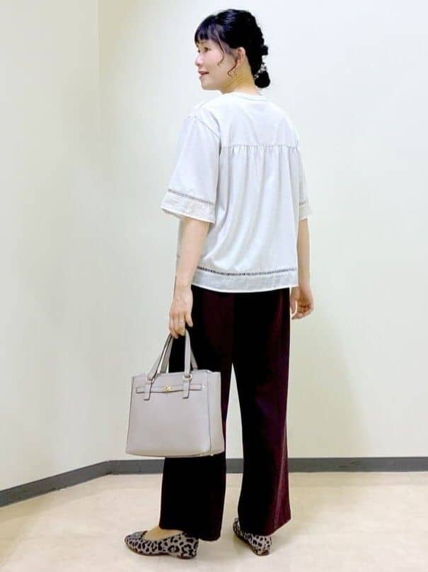  beni_gingerさんの「Reflect｜【E‐QUALITY／体型カバー】シアー&times;レースデザインプルオーバー」を使ったコーディネート
