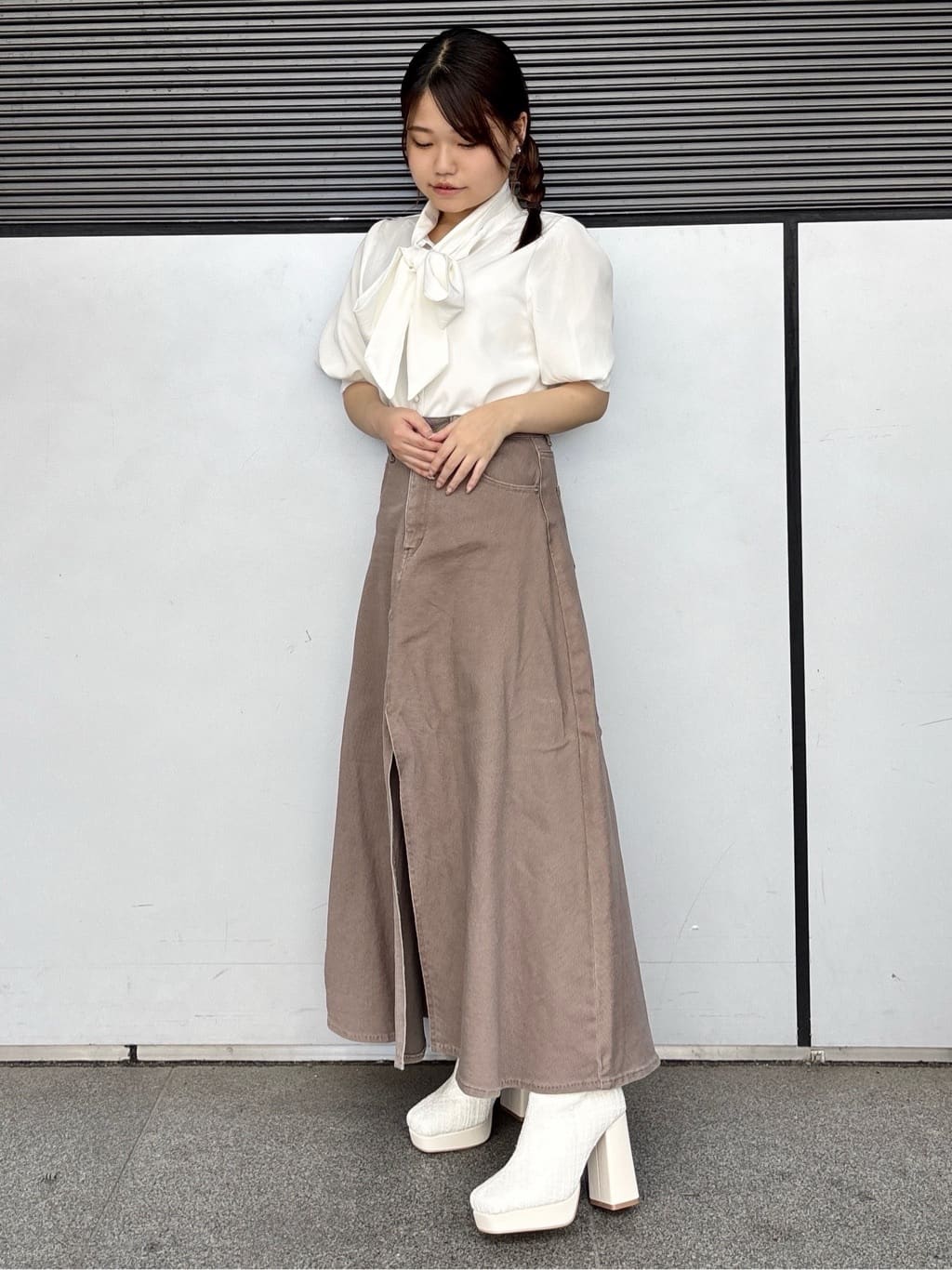まっきーさんの「ESPERANZA｜【EC先行販売】スクエアツイードショートブーツ」を使ったコーディネート