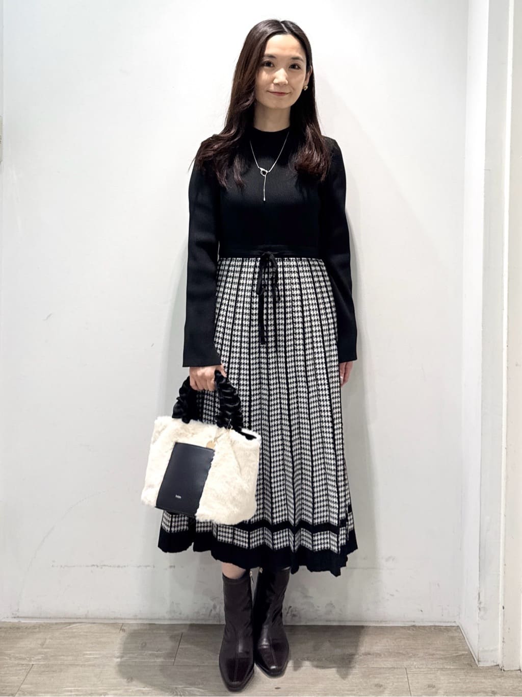 yuicciさんの「OPAQUE.CLIP｜メタル&times;フェイクパール Y字ラリエットネックレス」を使ったコーディネート
