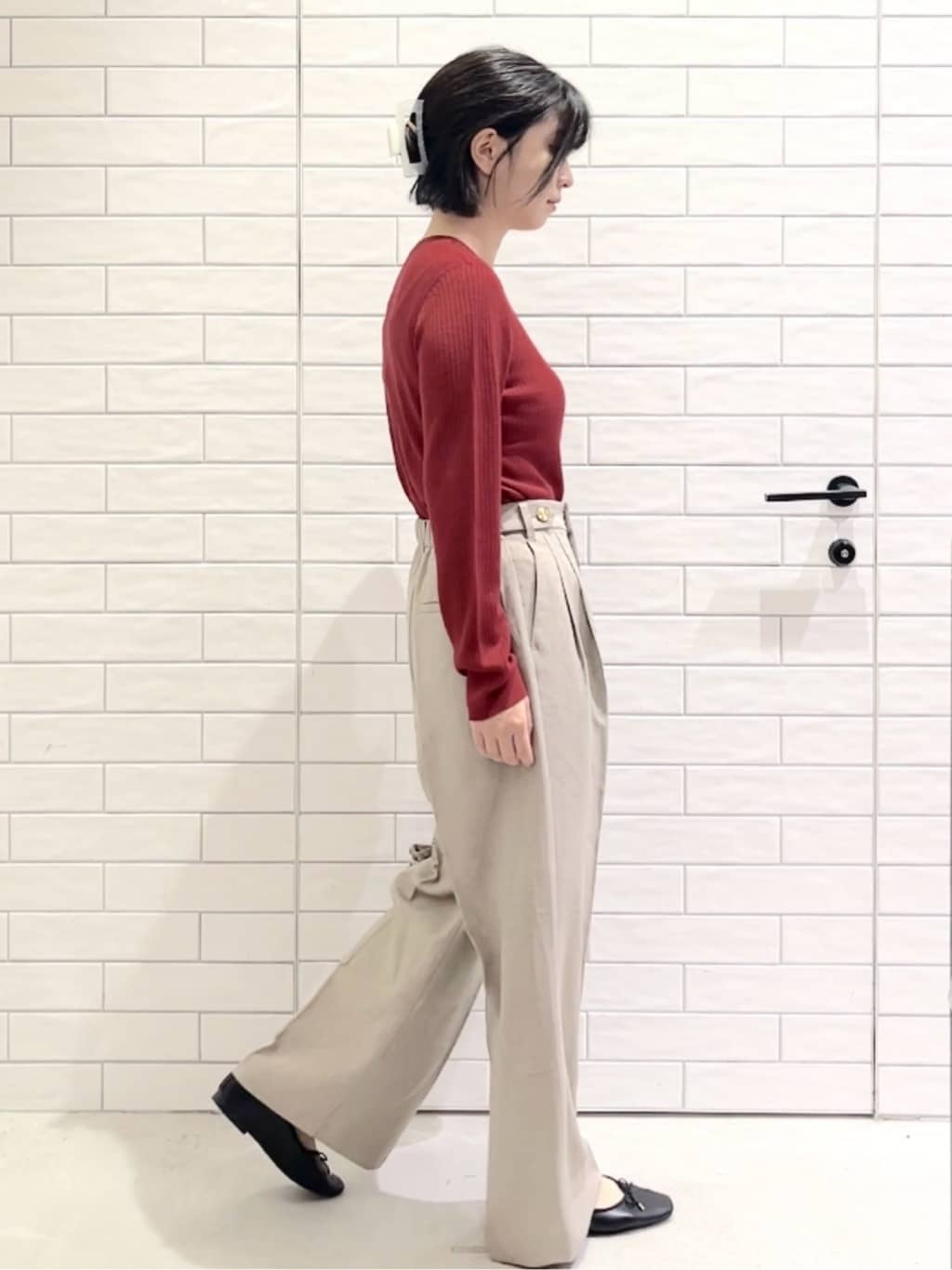 しおりさんの「OPAQUE.CLIP｜シアーリブニット【洗濯機OK】」を使ったコーディネート