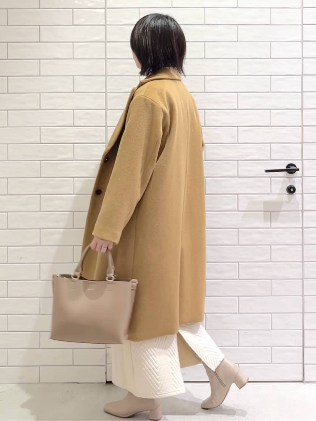 しおりさんの「OPAQUE.CLIP｜カシミヤブレンドウールチェスターコート」を使ったコーディネート