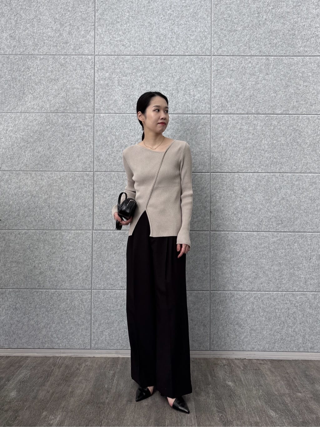 ひなさんの「INDIVI｜Comfy SET UP｜イージーストレートワイドパンツ【セットアップ対応／通勤/カセット服】」を使ったコーディネート