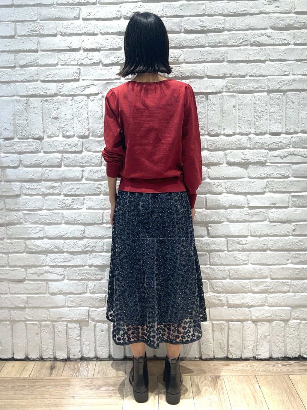 ももちぃさんの「index｜パール調パーツ付きクルーネックニット【洗濯機OK】《8col／XS～3L》」を使ったコーディネート