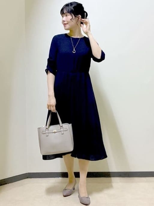  beni_gingerさんの「Reflect｜【吸水速乾／防しわ】シルキープリーツワンピース」を使ったコーディネート