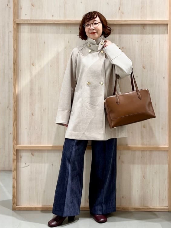 nakoさんの「THE SHOP TK｜クラシカルな装い ウールライクスタンドカラーコート」を使ったコーディネート