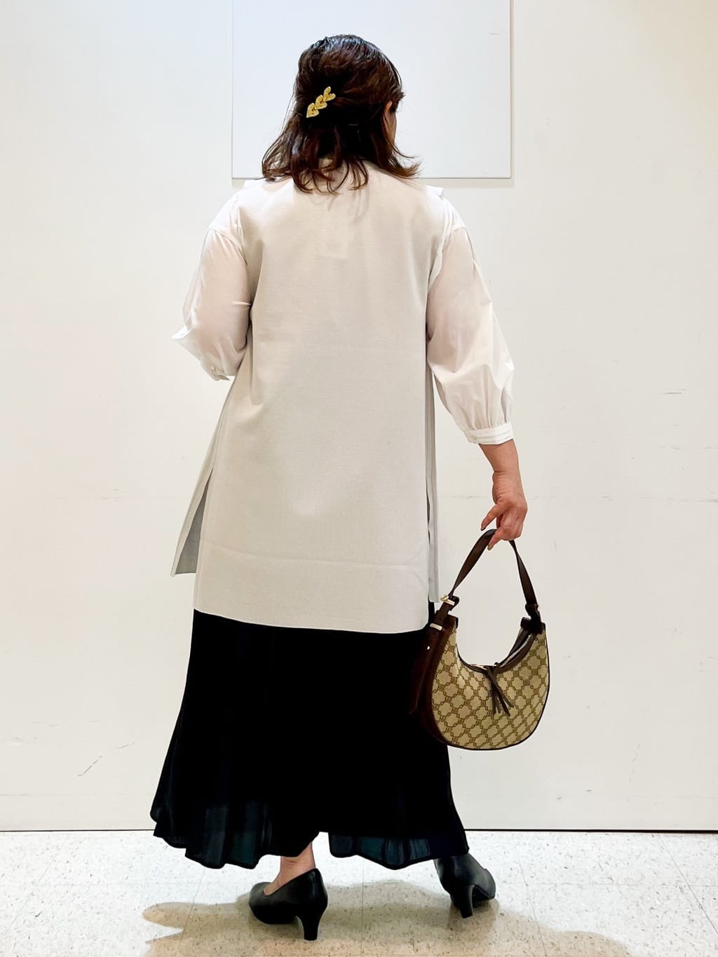 kimmyさんの「Reflect｜【程よいゆとり感／体型カバー】ピンタックデザインシャンブレーブラウス」を使ったコーディネート