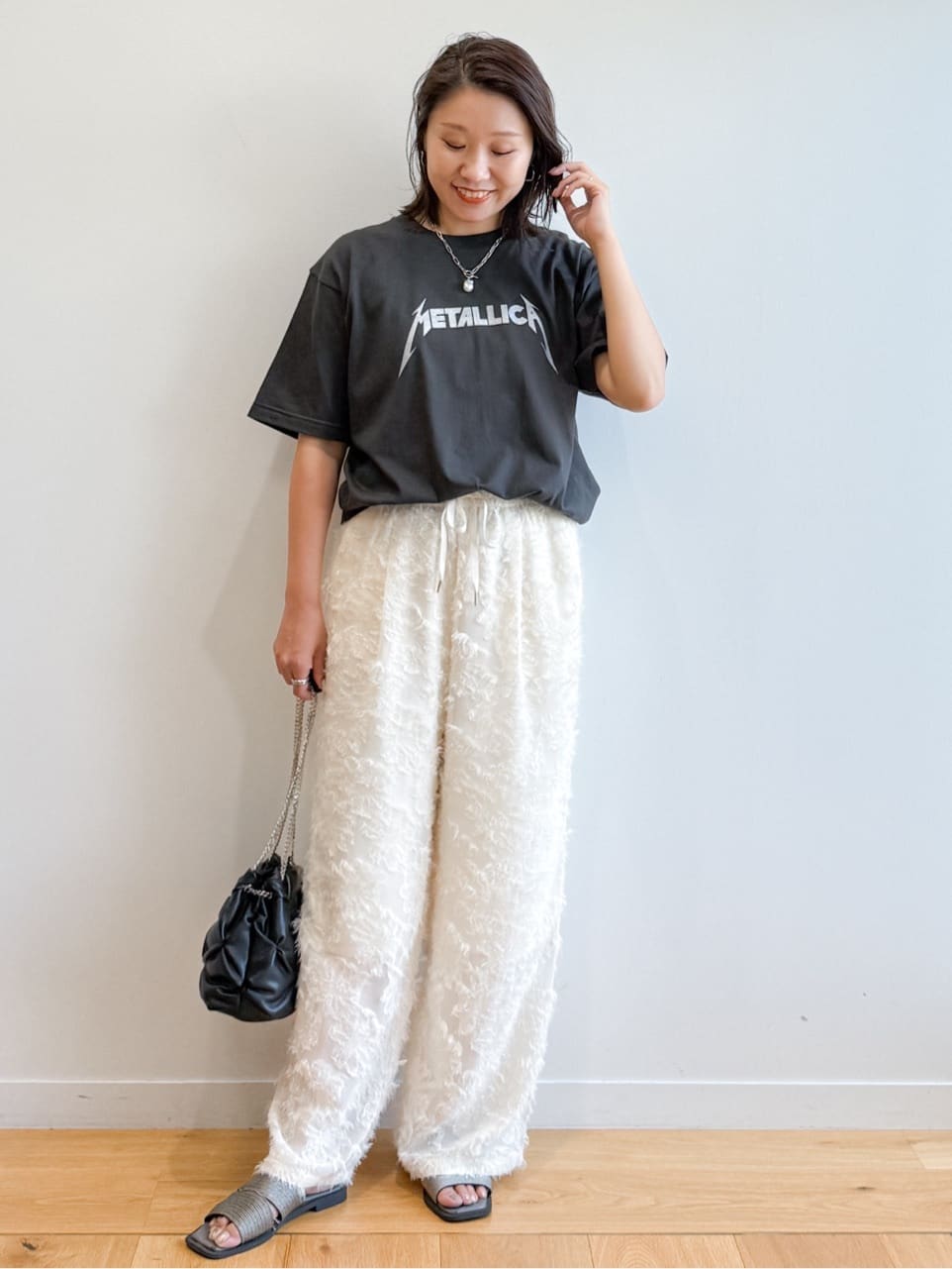 yuka.aさんの「OPAQUE.CLIP｜ロックTシャツ別注アソート【GREEN DAY／METALLICA／THE BEATLES】」を使ったコーディネート
