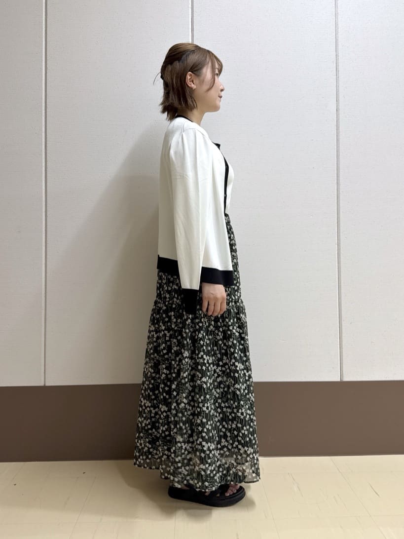 Rikoさんの「INDIVI｜【インナーで活躍／アンサンブル】クルーネック半袖ニット」を使ったコーディネート