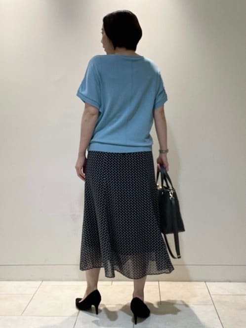 フミさんの「Reflect｜【WEB先行カラーあり／マシンウォッシュ可／ウエスト総ゴム】コツキ幾何柄ロングスカート」を使ったコーディネート