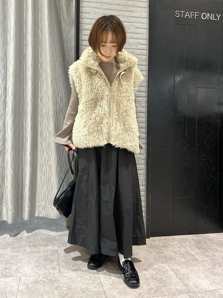 ga_riさんの「THE SHOP TK｜プラスするだけでこなれ見え ボアベスト」を使ったコーディネート
