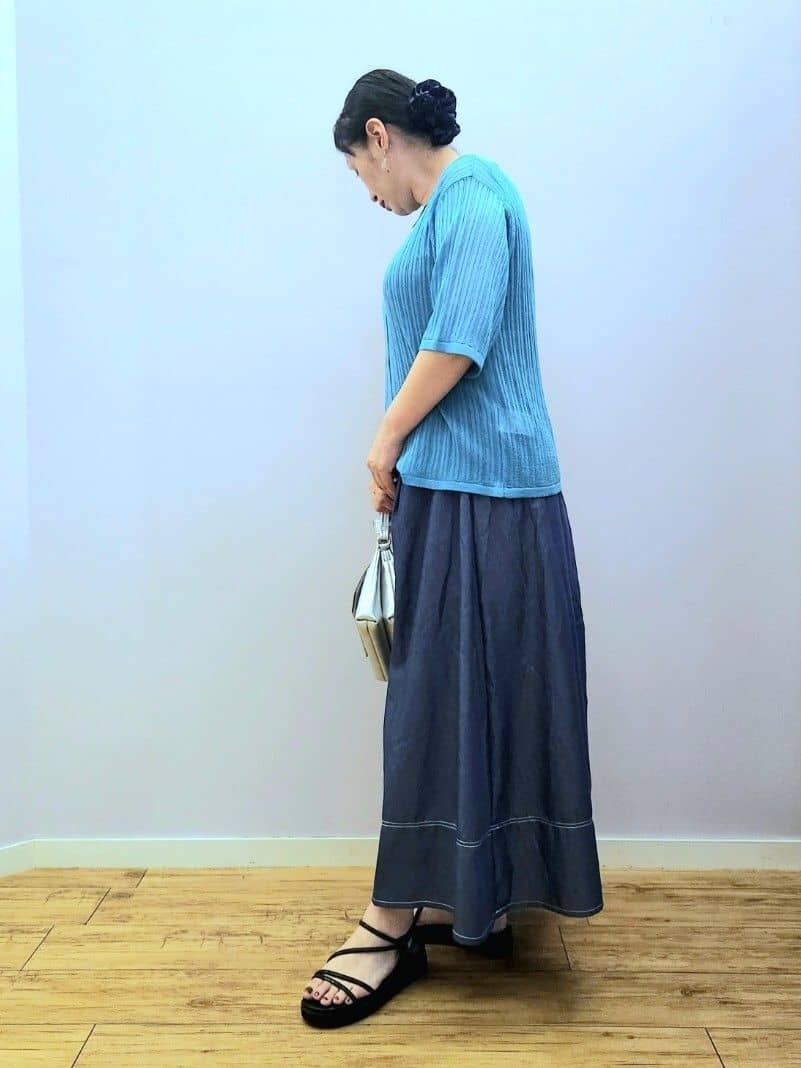 くまさんの「SHOO･LA･RUE｜【洗える/S-LL】大人のシアー感 キラキラ リブニット」を使ったコーディネート