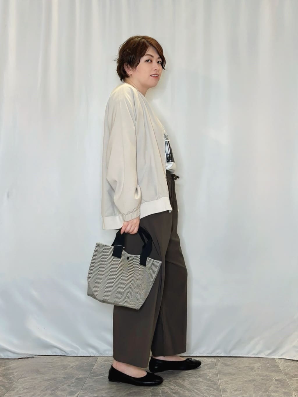 たみさんの「SHOO･LA･RUE｜【洗濯機可/S-LL】さっと羽織れる 軽量リブブルゾン」を使ったコーディネート