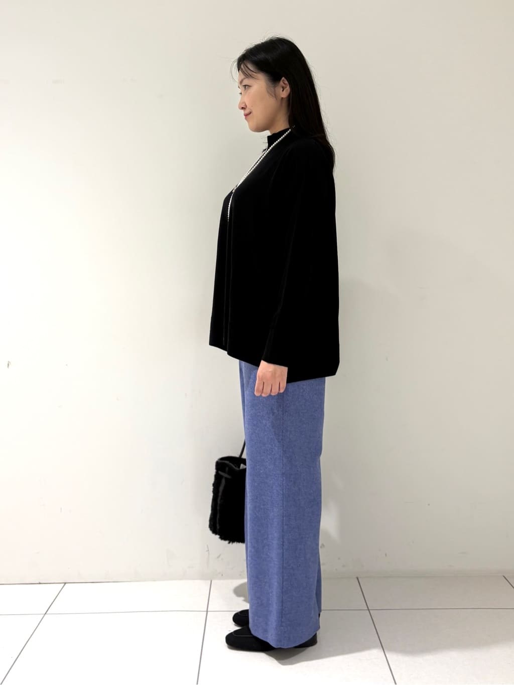 momokoさんの「INDIVI｜【洗える／毛玉になりにくい】エクストラファインウール ハイネックニット」を使ったコーディネート
