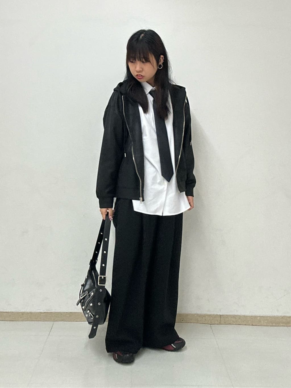 MANAさんの「tk.TAKEO KIKUCHI｜【ネクタイ付き】グランパシャツ」を使ったコーディネート